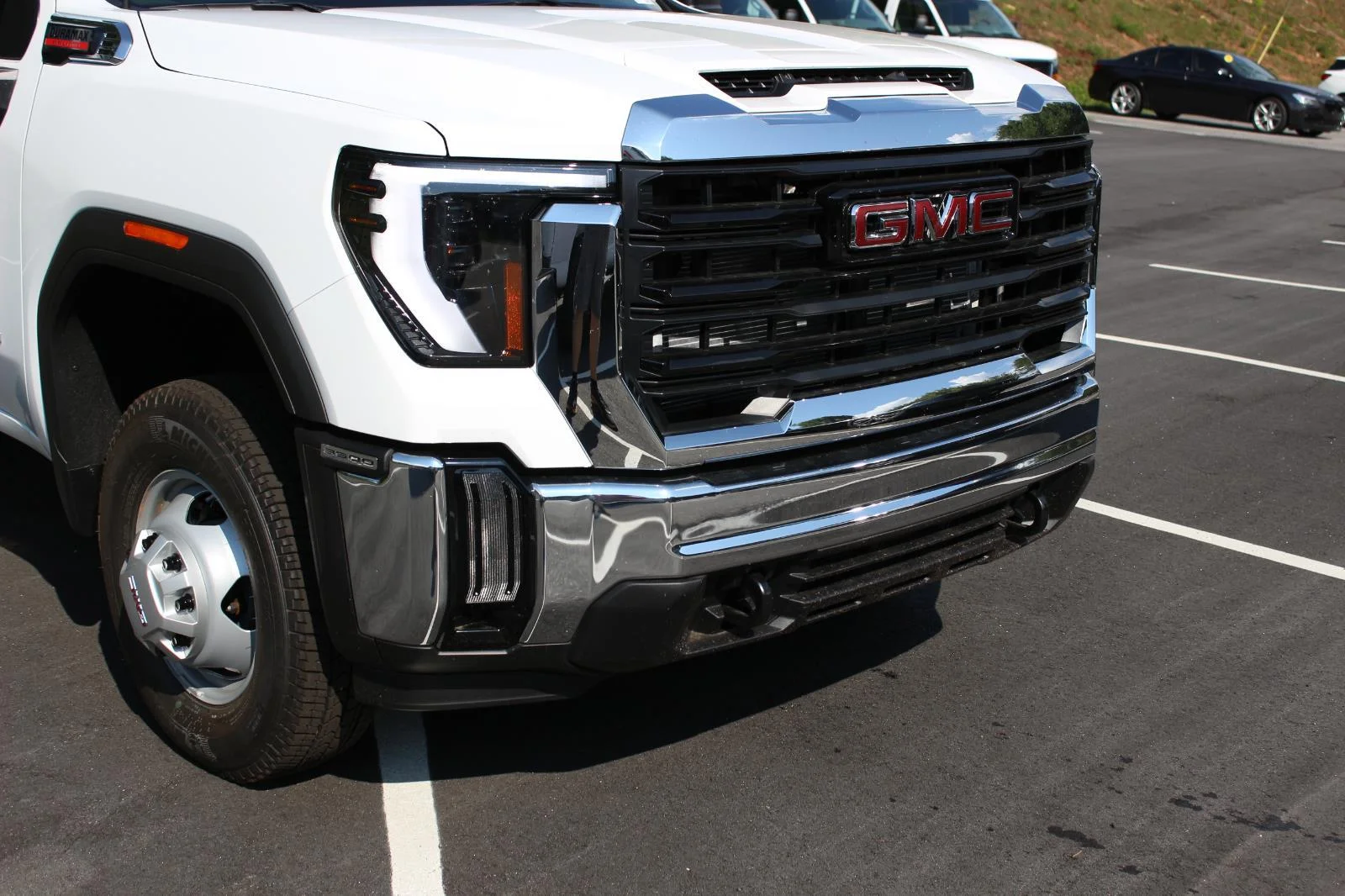 New 2026 Summit White GMC Pro image 9