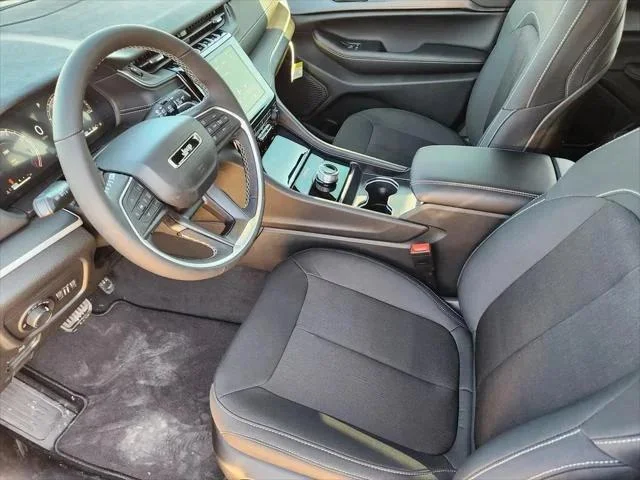 New 2026 Baltic Gray Metallic Clear-Coat Exterior Paint Jeep Laredo X image 9