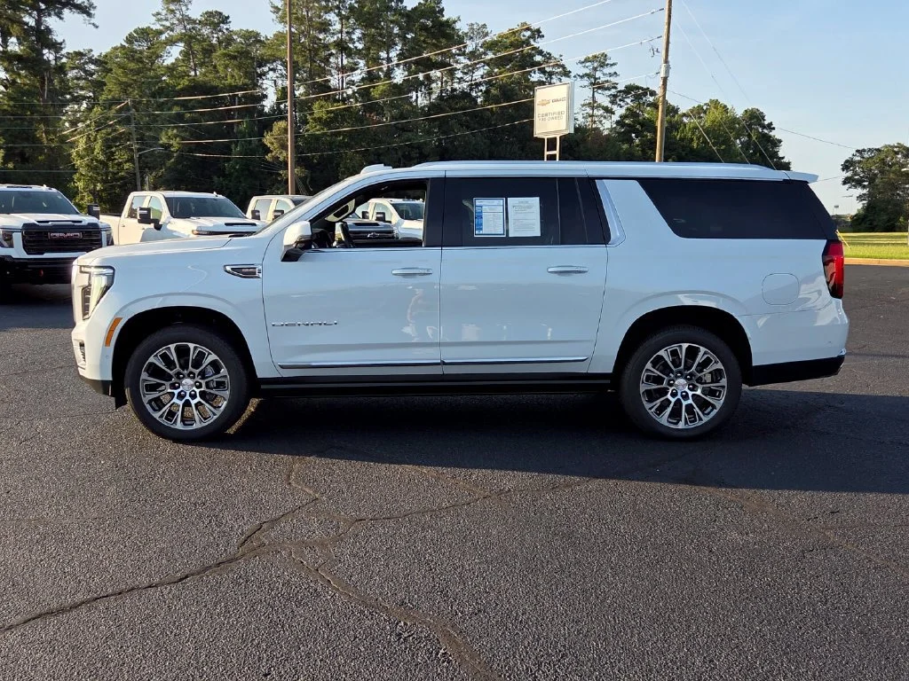 Used 2026 Glacier White Tricoat GMC Denali image 4