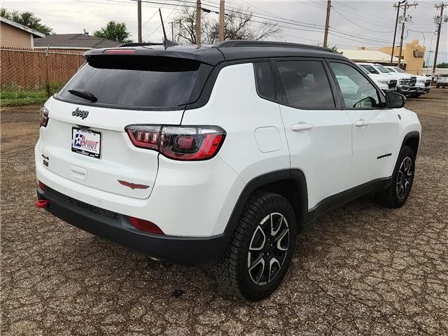 Used 2025 White Jeep Trailhawk 4x4 image 4