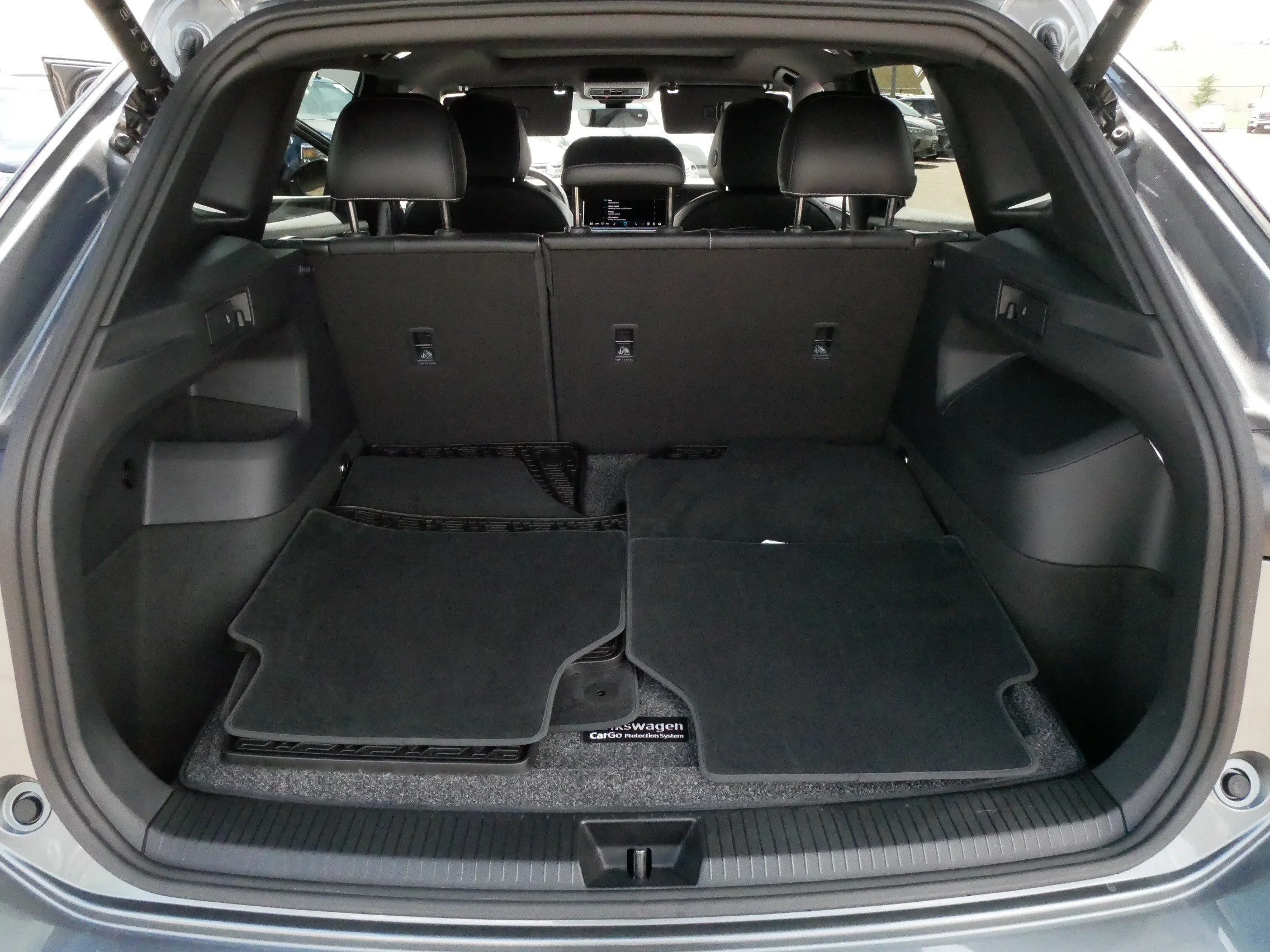 Used 2026 Platinum Gray Metallic Volkswagen SE R-Line Black image 18