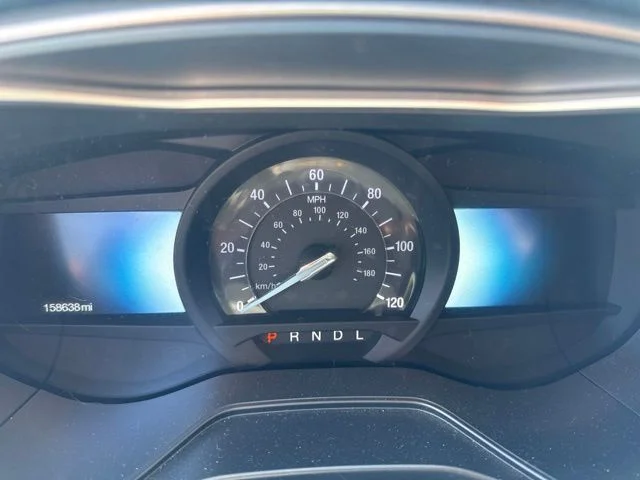 Used 2019 Ruby Red Metallic Ford SE image 9