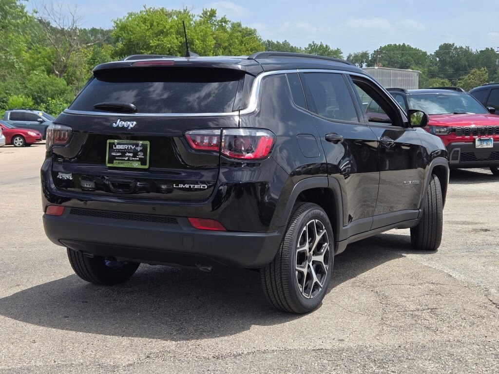 New 2026 Diamond Black Crystal Pearlcoat Jeep Limited image 12