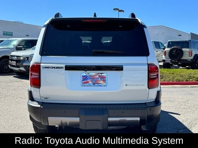 Used 2025 Wind Chill Pearl Toyota Base image 4