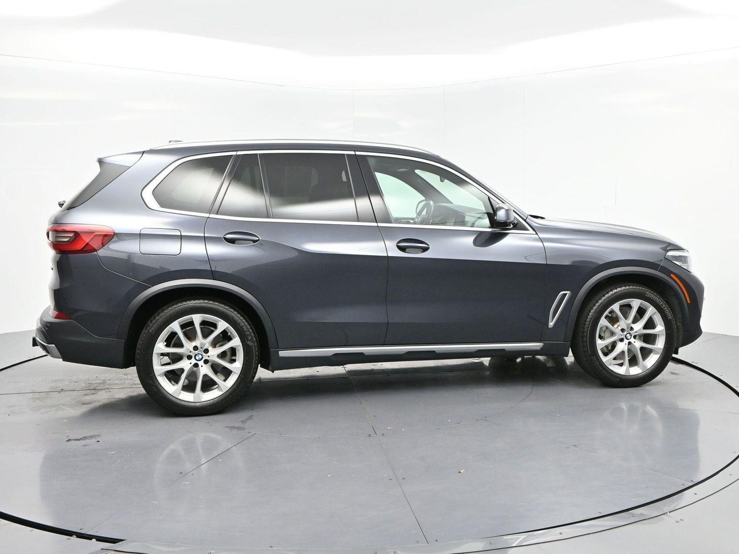 Used 2019 Arctic Gray Metallic BMW xDrive40i image 8