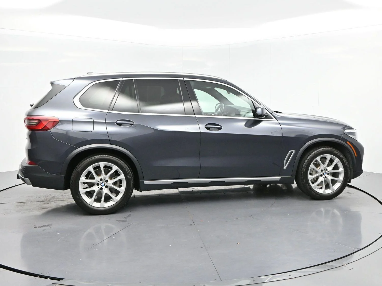 Used 2019 Arctic Gray Metallic BMW xDrive40i image 8