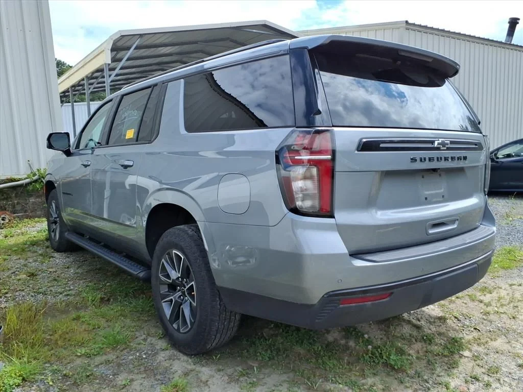 Used 2024 Gray Chevrolet Z71 image 4
