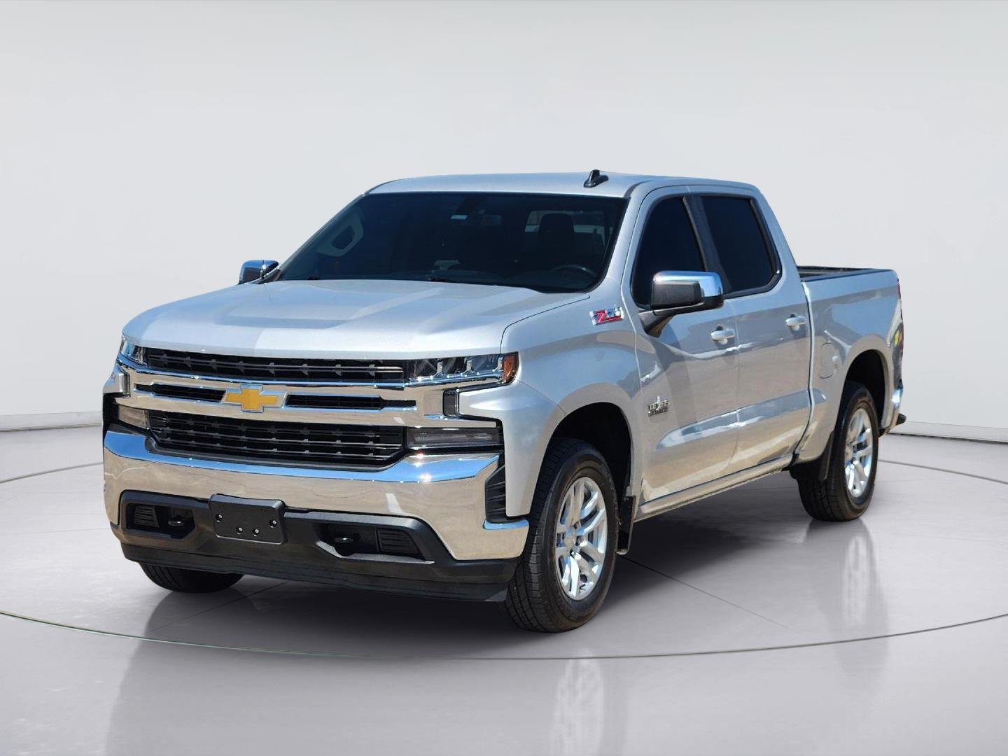 Certified Used 2019 Silver Ice Metallic Chevrolet LT image 3