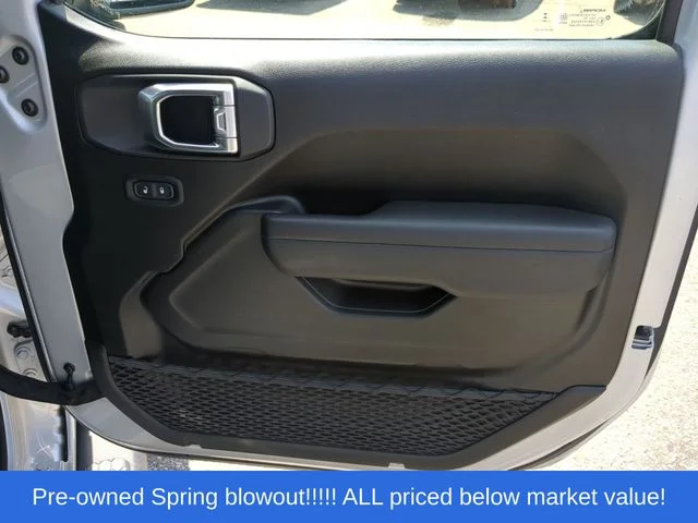 Used 2024 Silver Jeep Sport S image 40