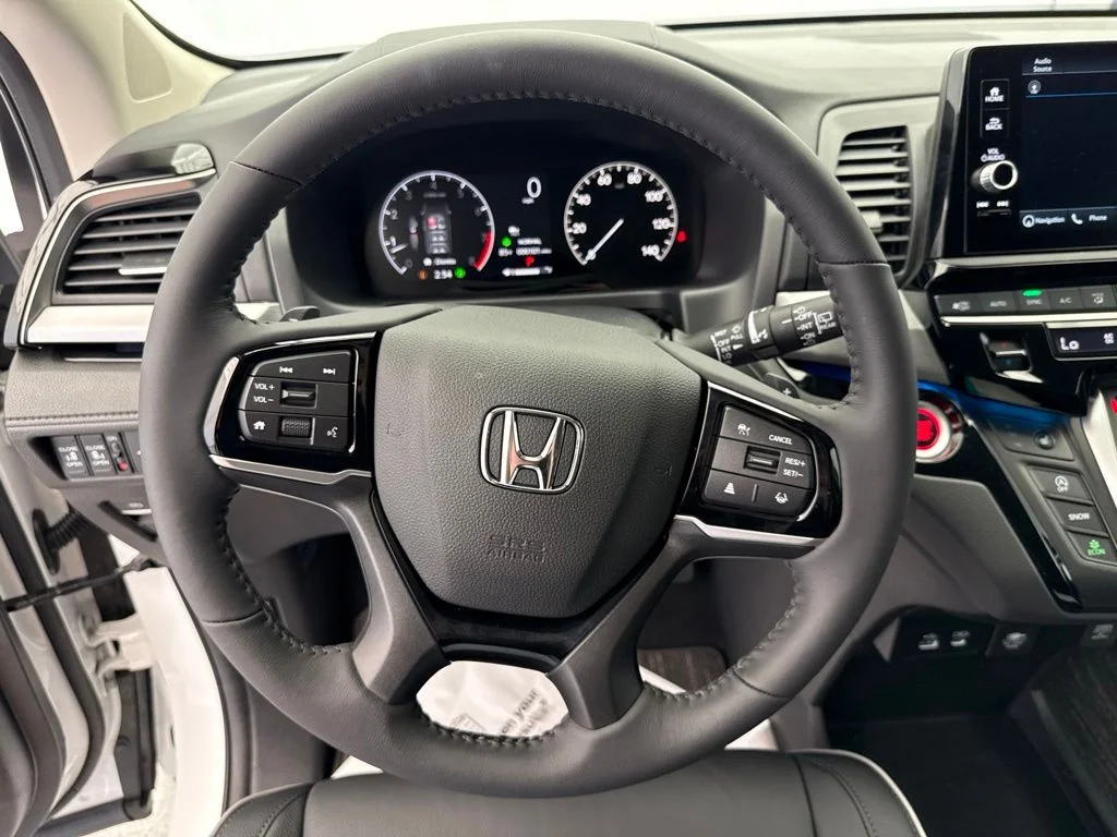 New 2026 Platinum White Pearl Honda Touring image 27