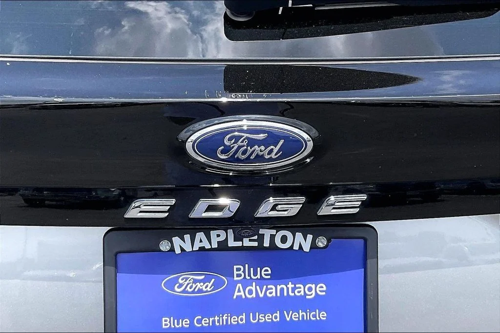 Used 2024 Silver Ford SEL image 31