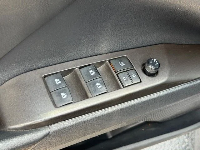 2021 Toyota Camry SE - Photo 14