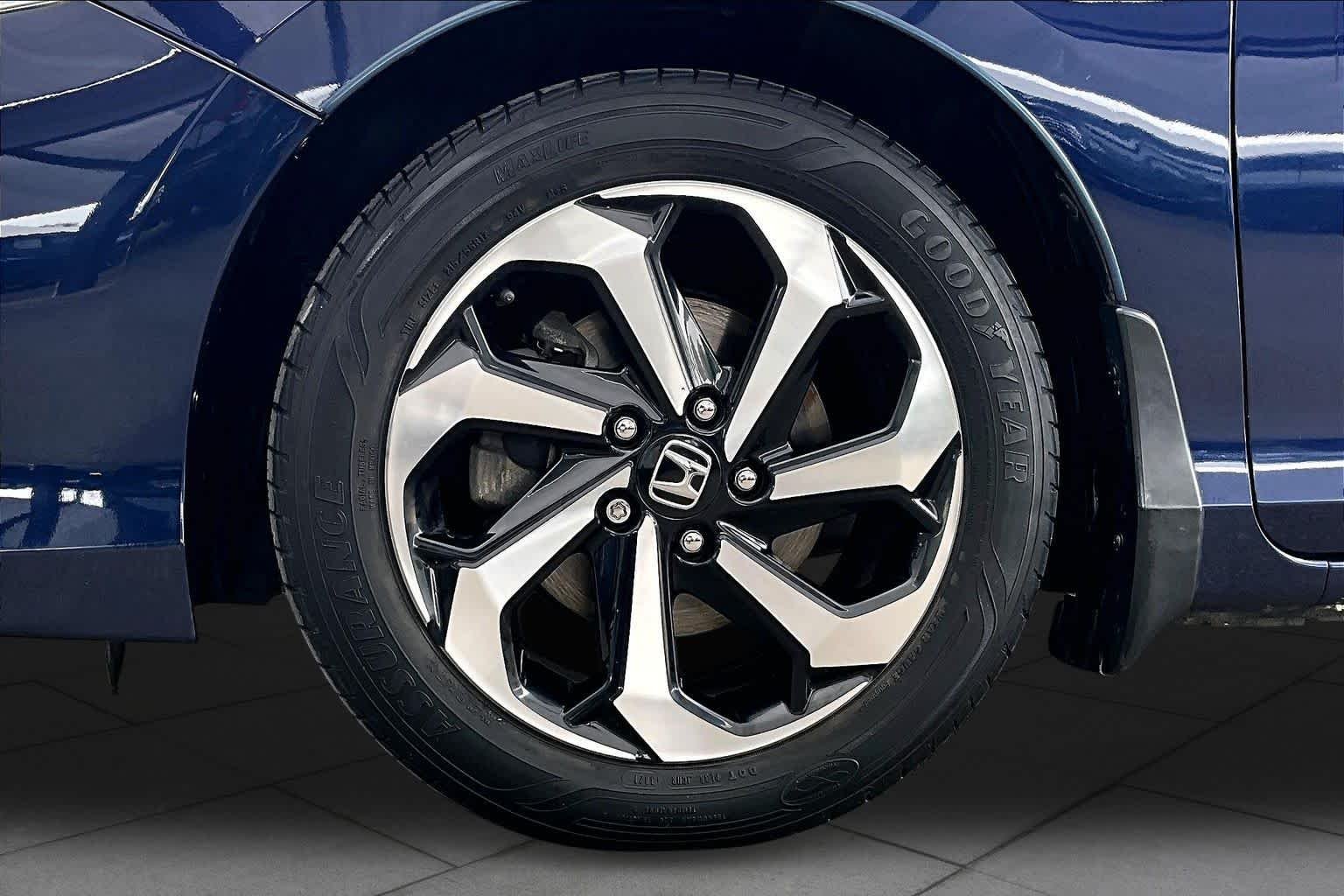 Used 2017 Obsidian Blue Pearl Honda EX-L image 11