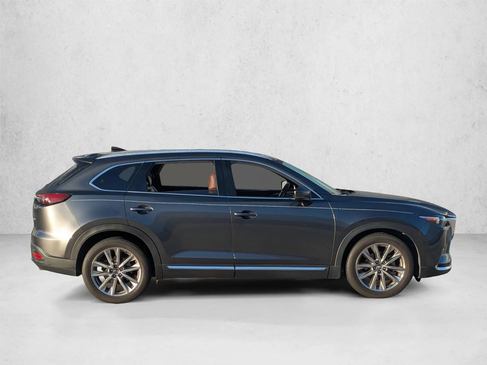 Used 2016 Machine Gray Metallic Mazda Signature image 4
