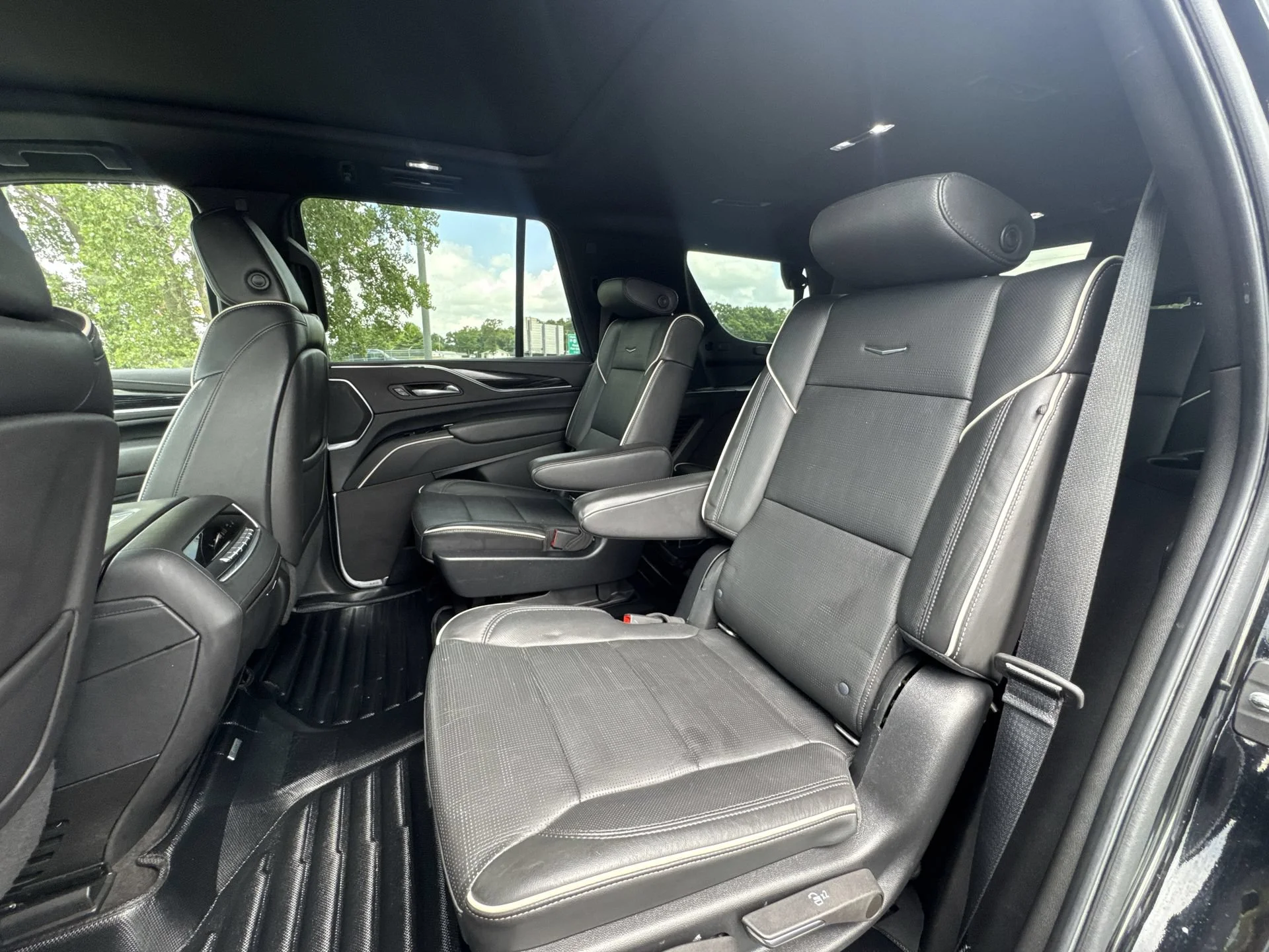 Used 2022 Black Raven Cadillac Sport image 23