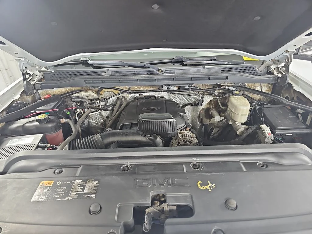 Certified Used 2018 White GMC SLT image 34