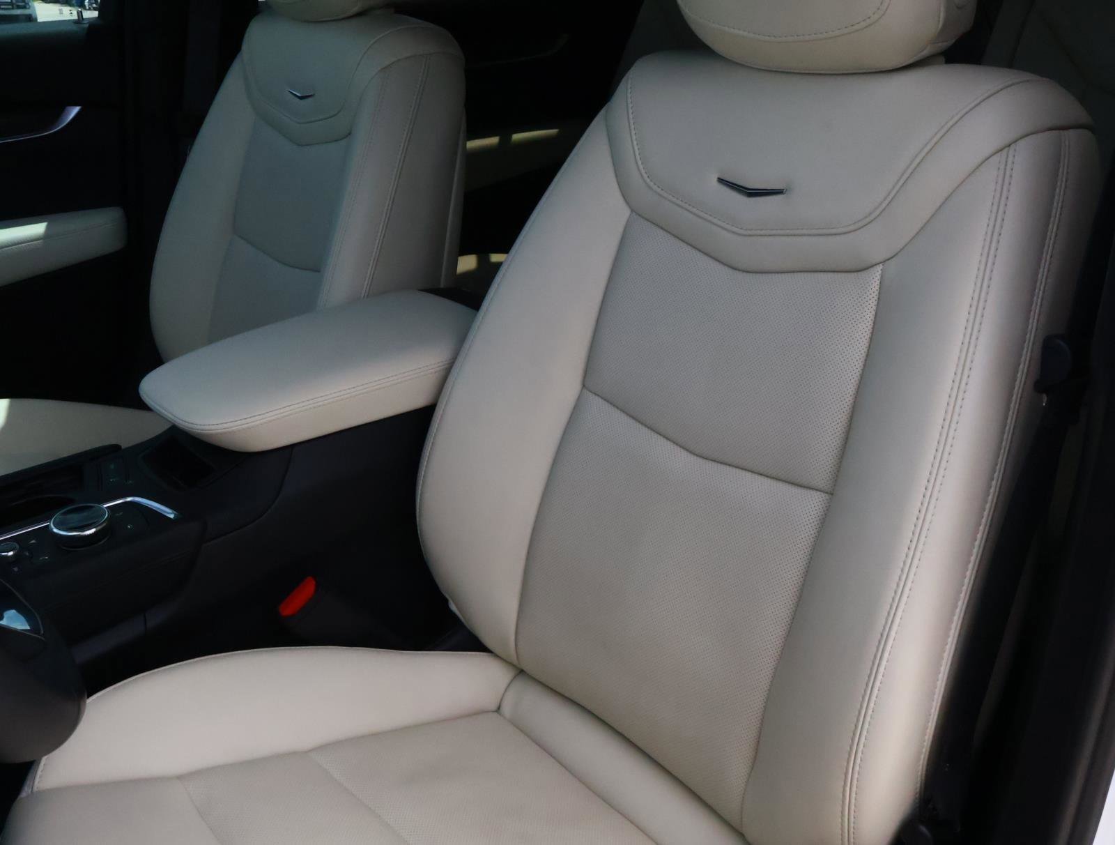 2025 Cadillac XT6 Sport - Photo 16