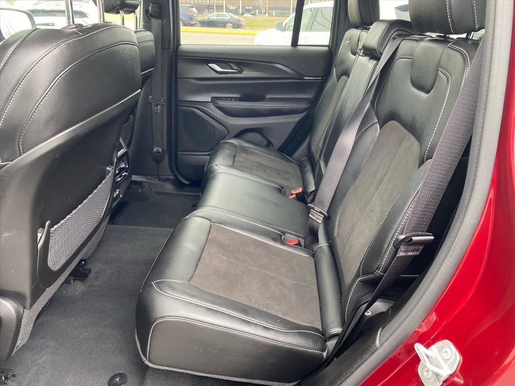Used 2023 Velvet Red Pearlcoat Jeep Altitude image 23