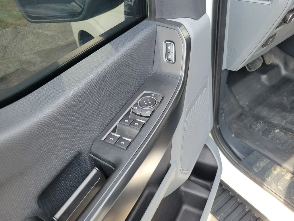 Used 2022 White Ford XL image 20