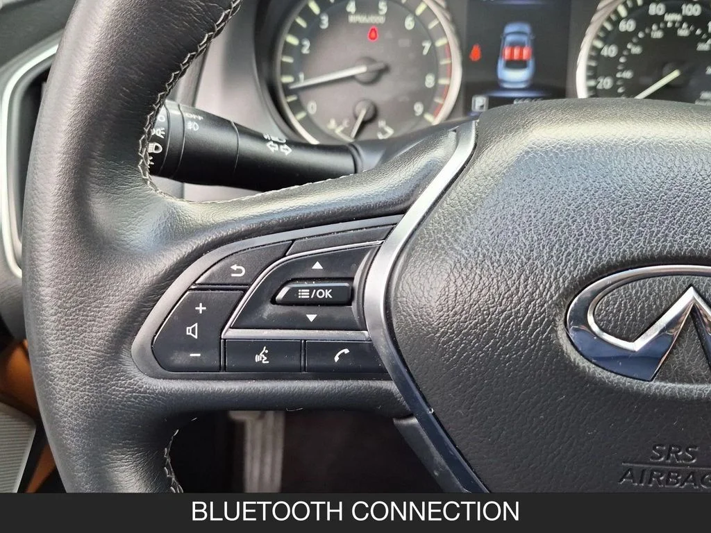 Used 2023 Black INFINITI LUXE image 18