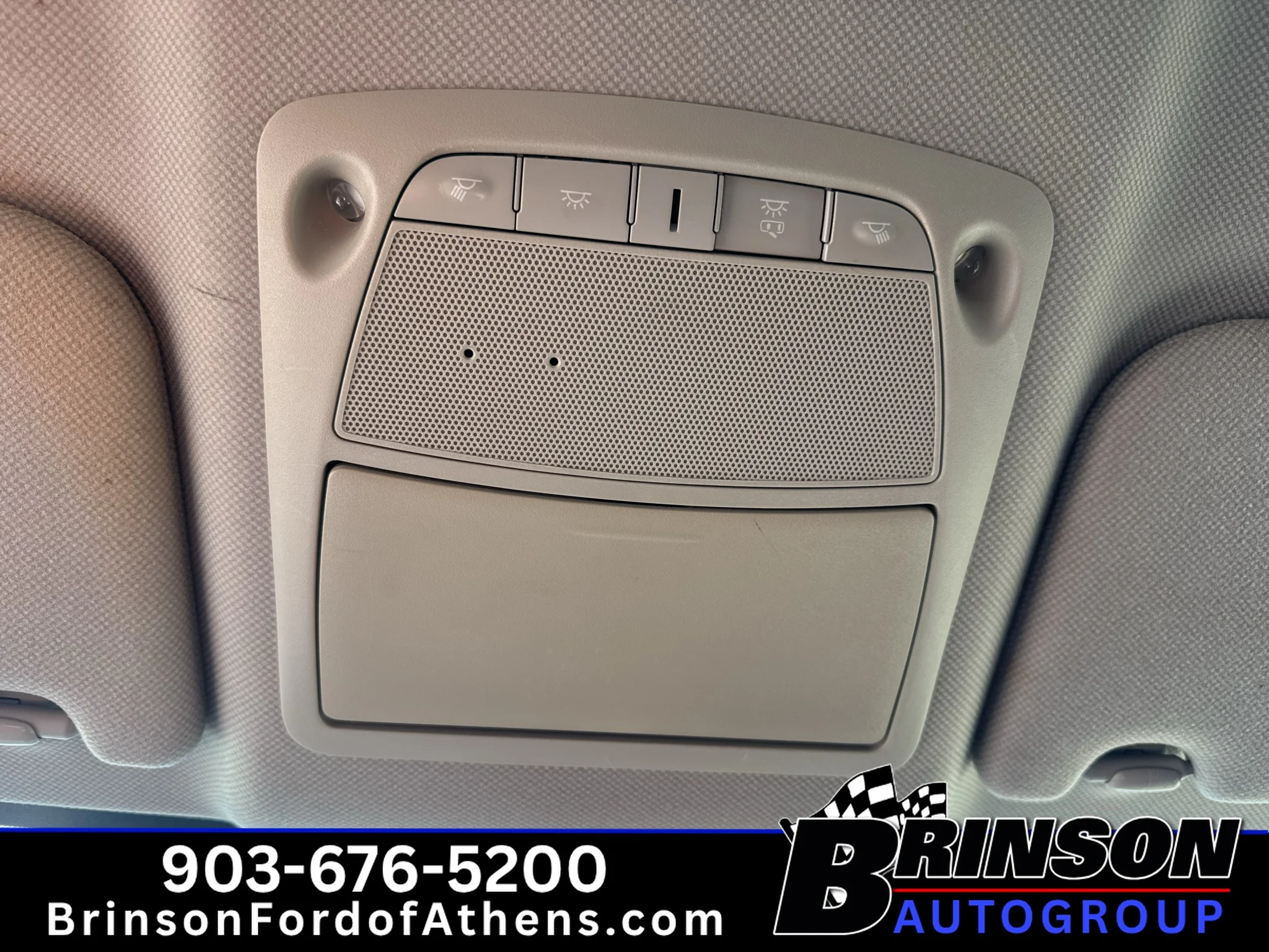 Certified Used 2018 Aspen White Nissan SR image 17