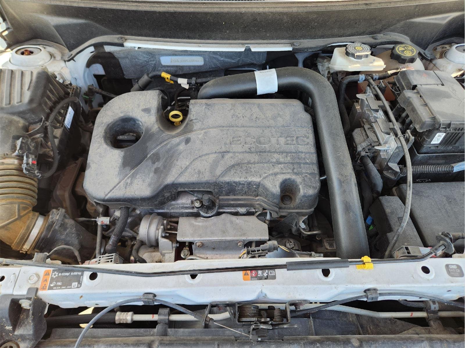 Used 2023 Summit White GMC AT4 image 31
