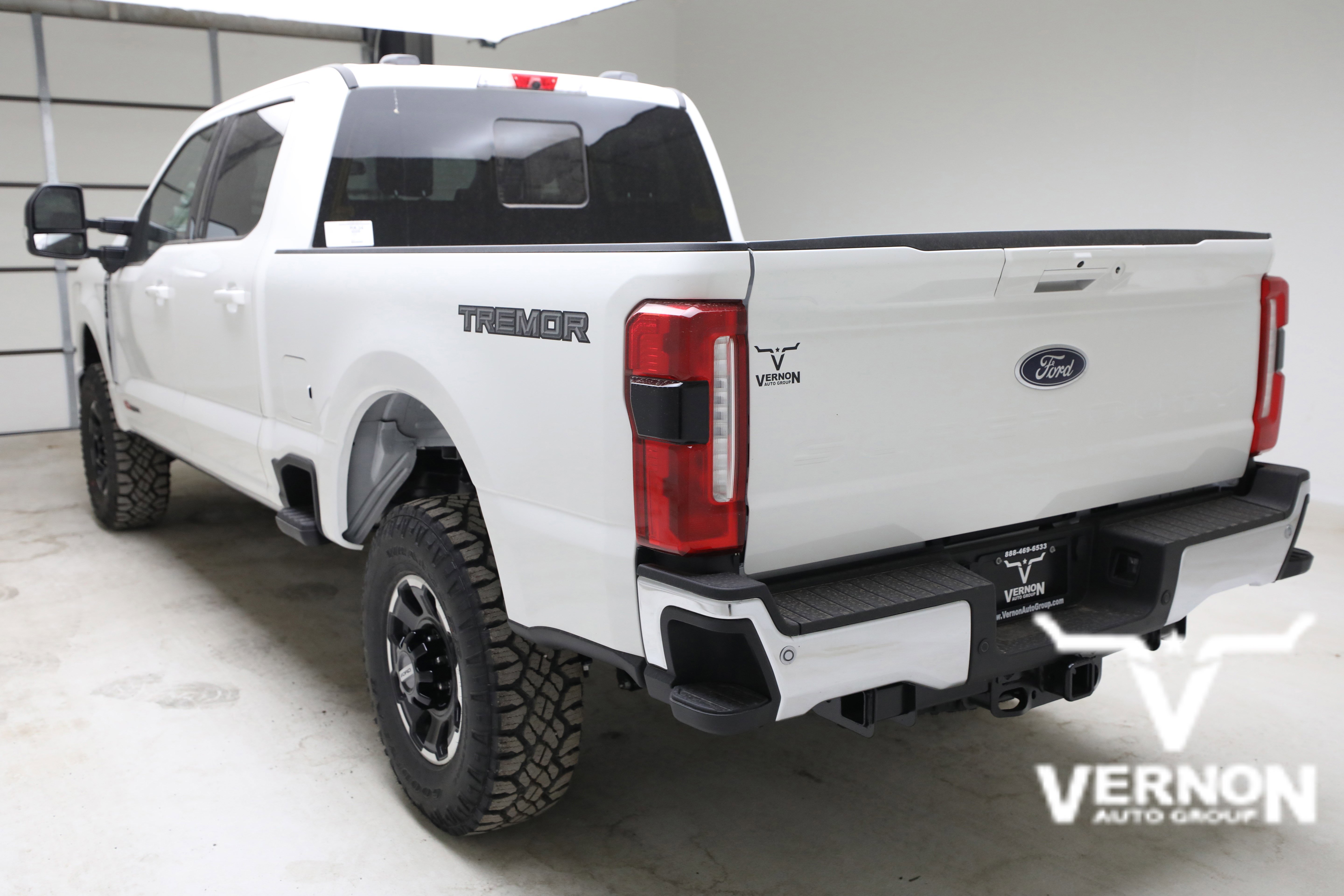New 2026 Star White Metallic Tri-Coat Ford  image 3