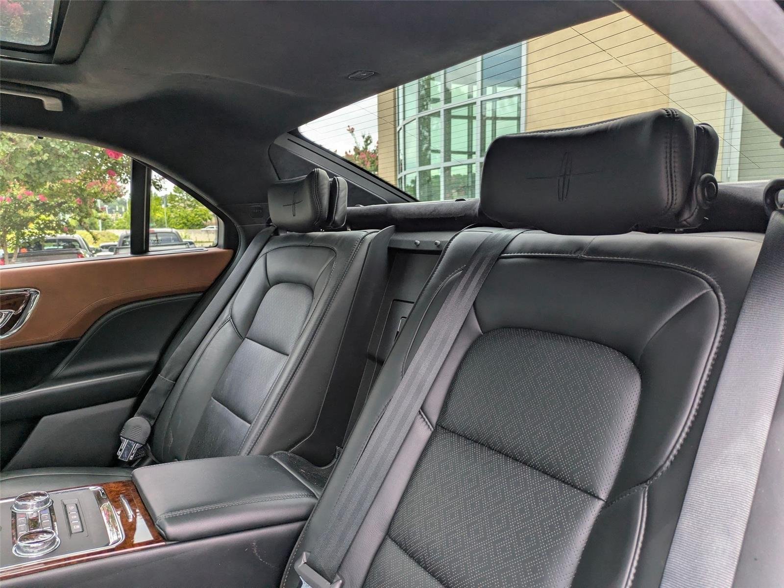 Used 2017 Diamond Black Lincoln Black Label image 36