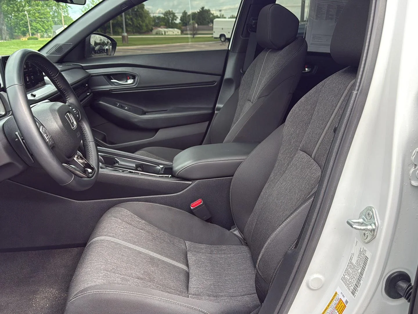Used 2025 Platinum White Pearl Honda Sport image 11