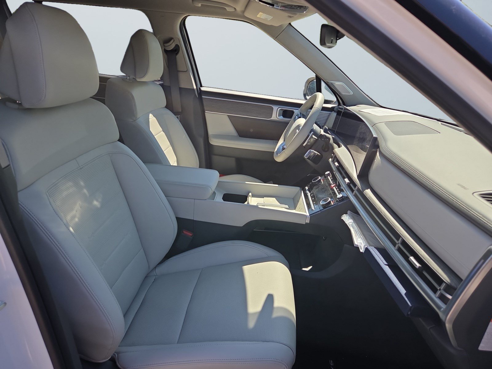 2026 Hyundai Santa Fe Limited - Photo 16