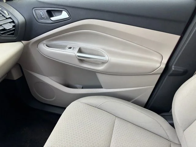Used 2018 Red Ford SE image 15