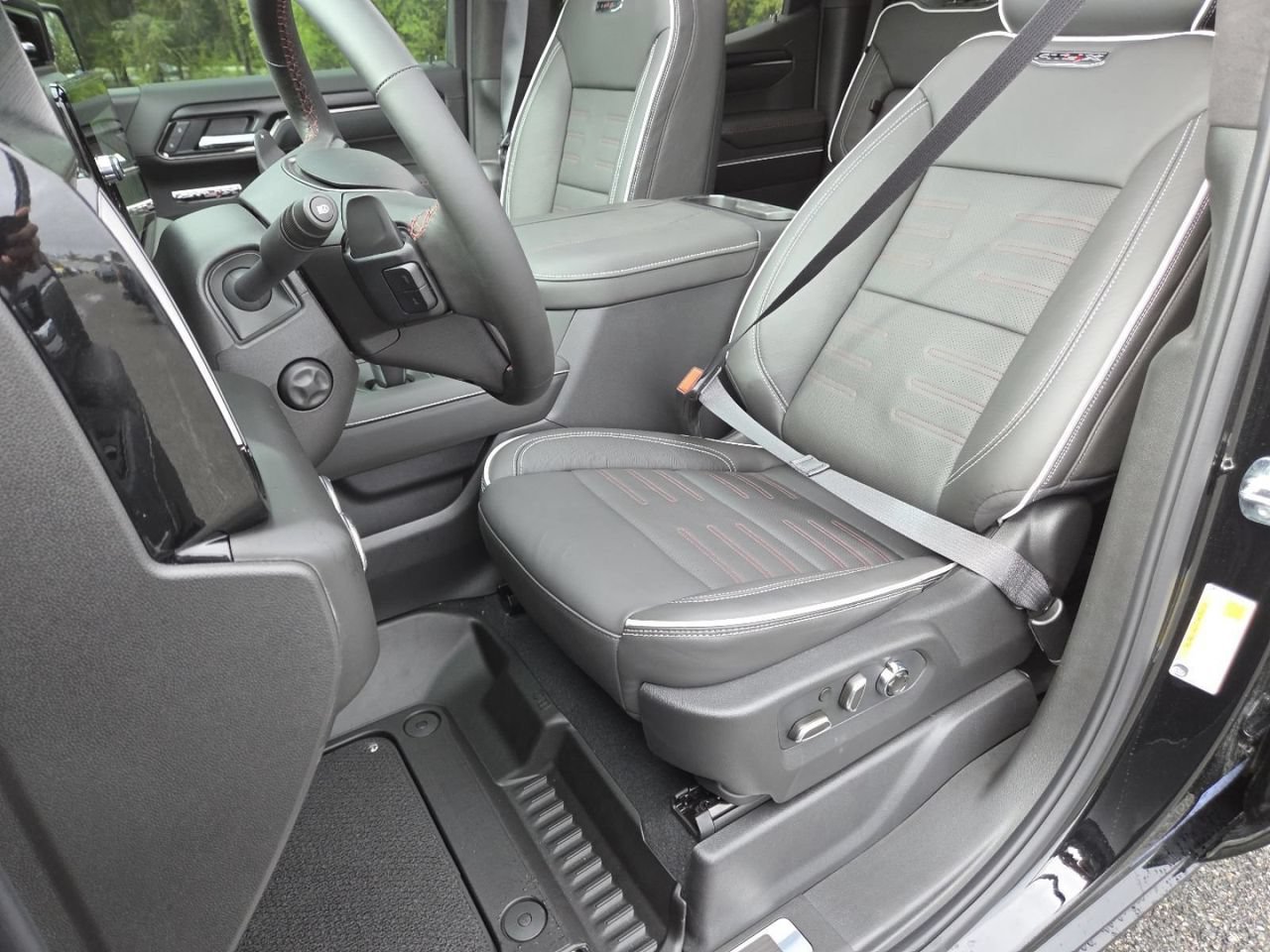 New 2026 Onyx Black GMC AT4X image 31