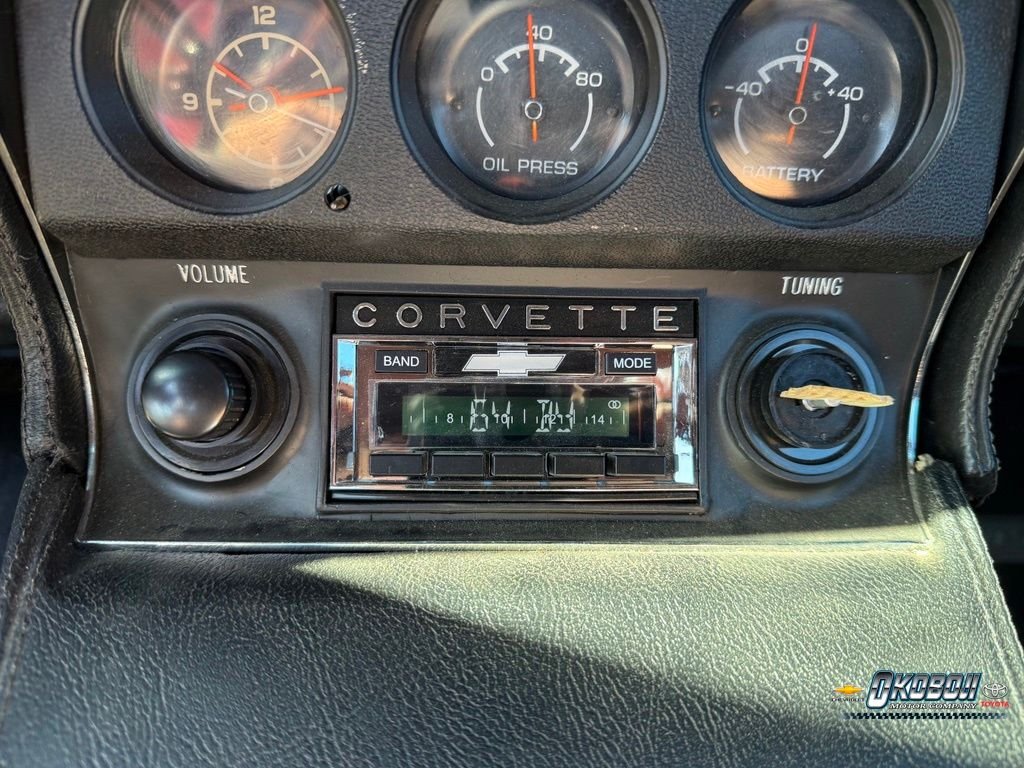 Used 1976 Red Chevrolet L48 image 13
