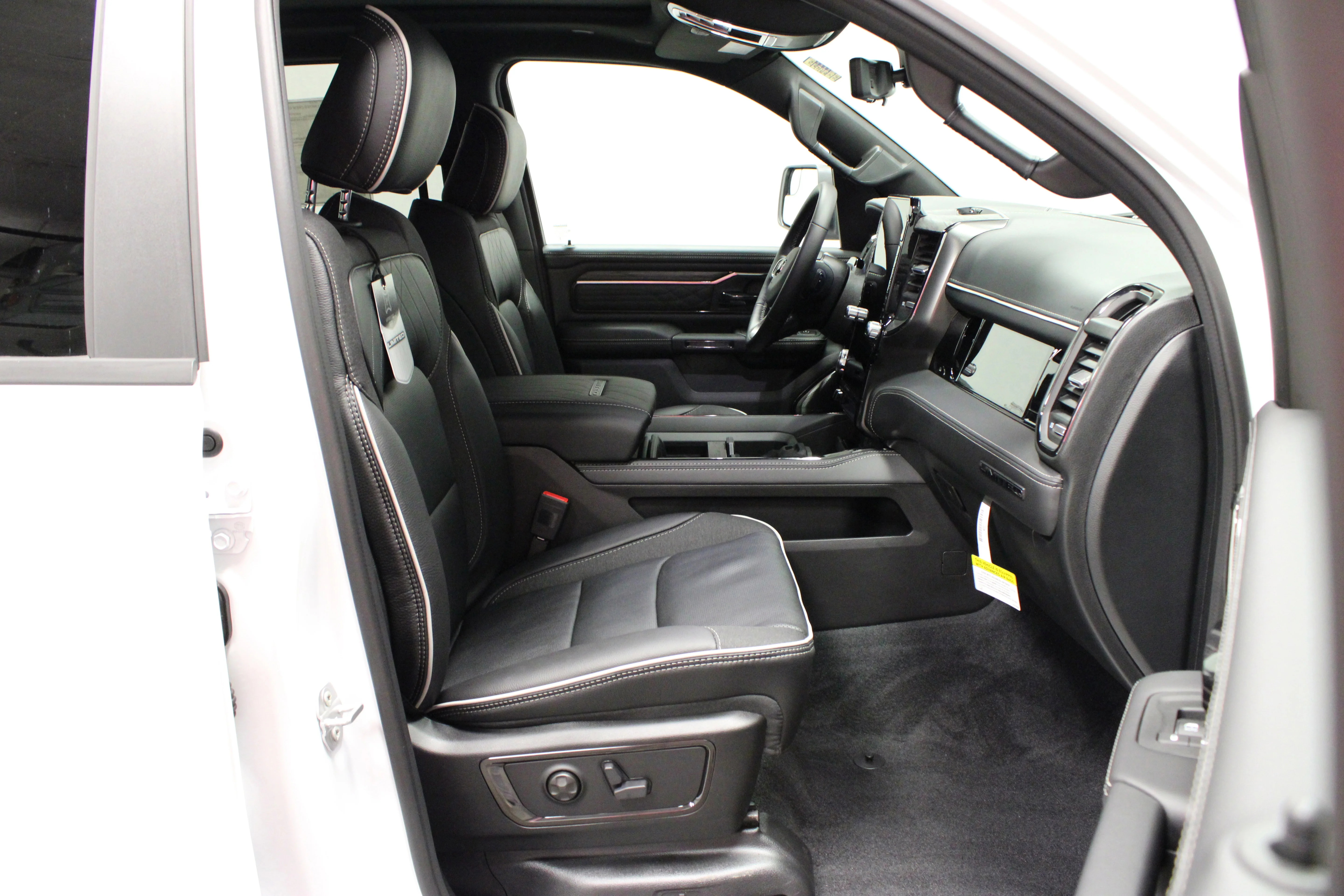 New 2026 Bright White Clear-Coat Exterior Paint RAM Limited image 19
