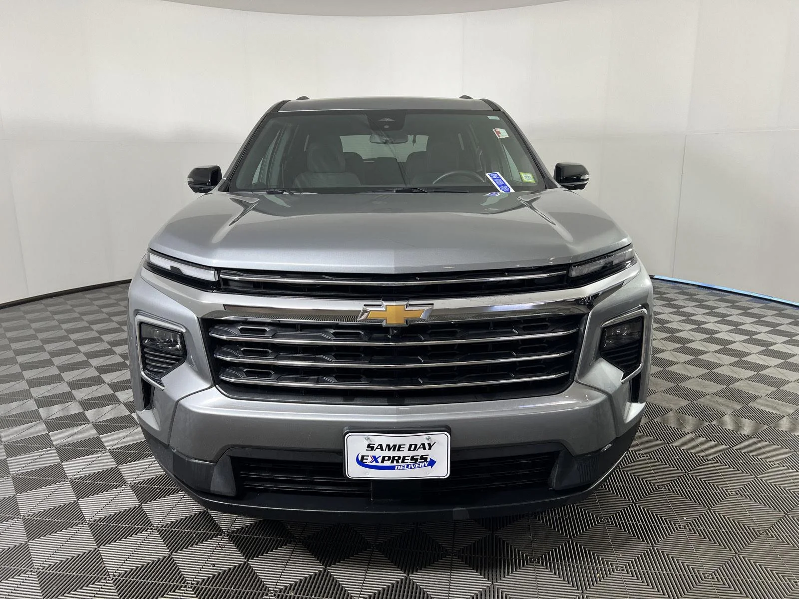 Used 2025 Sterling Gray Metallic Chevrolet AWD LT image 31