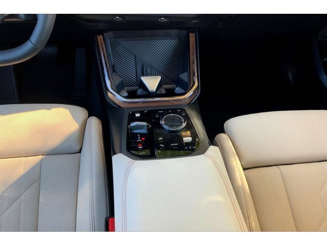 Used 2026 Mineral White Metallic BMW 30 xDrive image 7