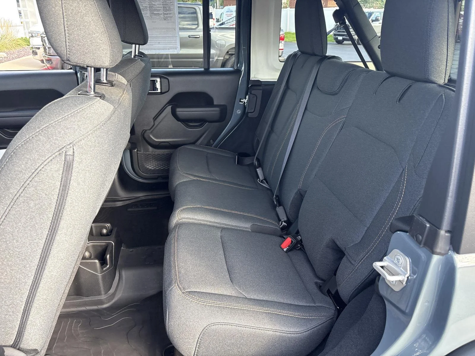 Used 2024 Anvil Clear Coat Jeep Sport S image 10