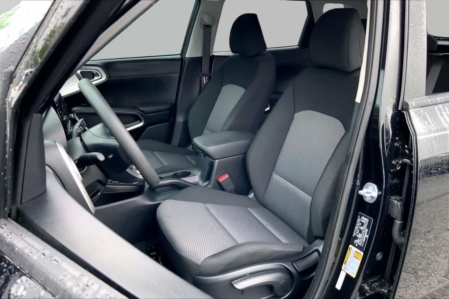 Used 2024 Fusion Black Kia LX image 8