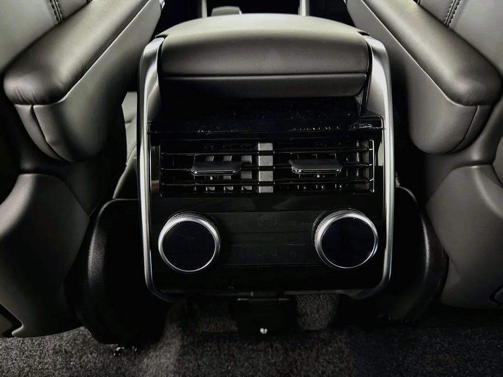 New 2026 Carpathian Grey Land Rover SE image 26