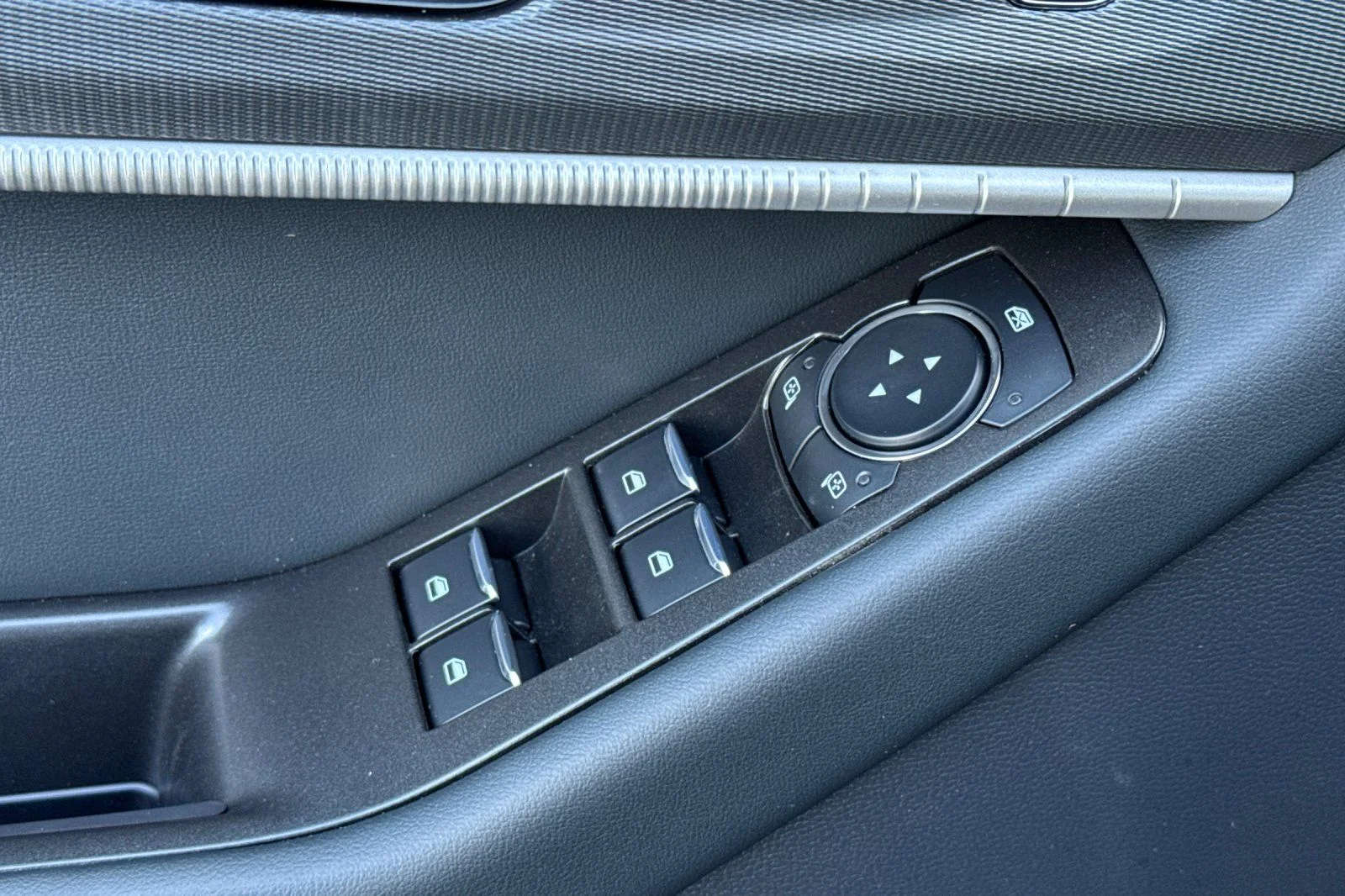 New 2026 Carbonized Gray Metallic Ford ST-Line image 12