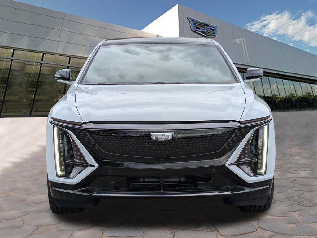 New 2027 Vibrant White Tricoat Cadillac Signature Sport image 6