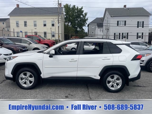 2021 Toyota RAV4 XLE - Photo 10