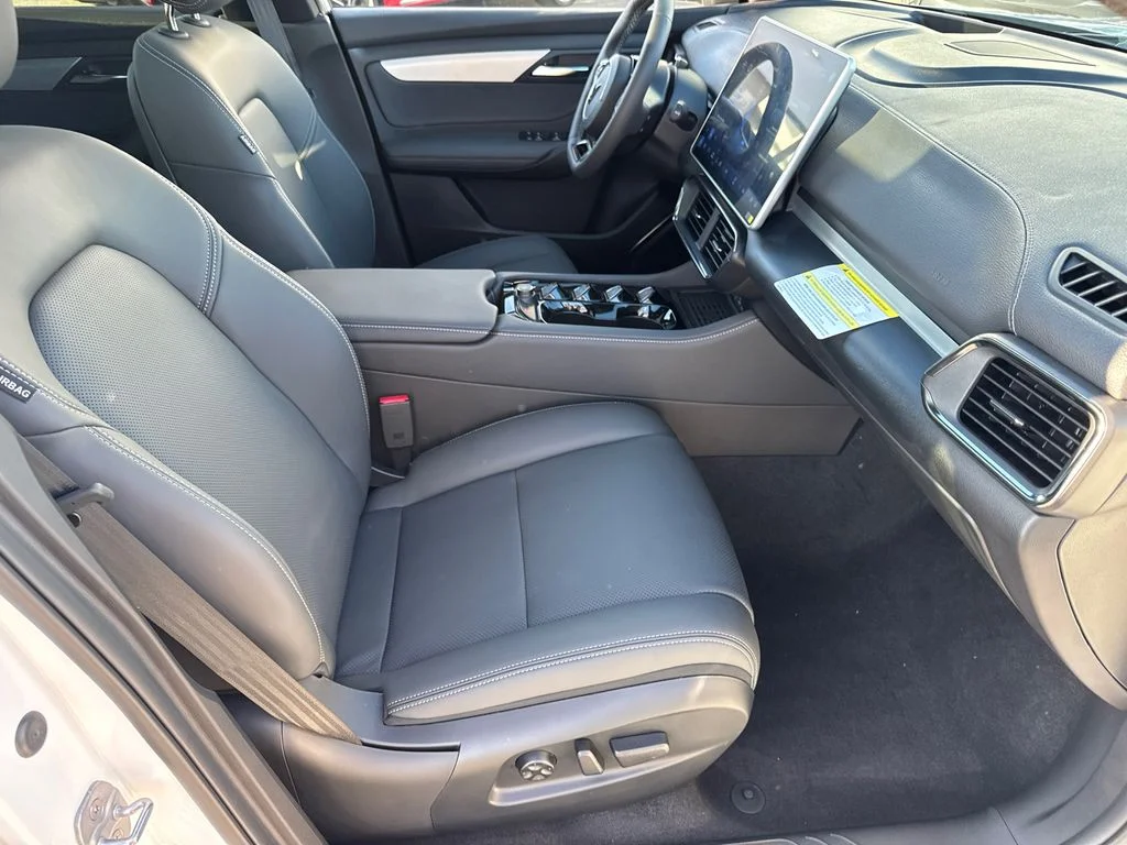 2025 VinFast VF 8 Plus - Photo 15