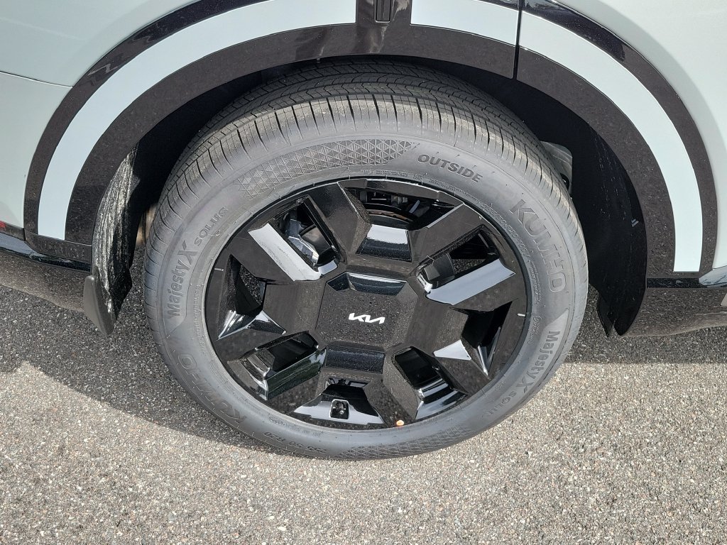New 2027 Ivory Silver Kia SX image 38