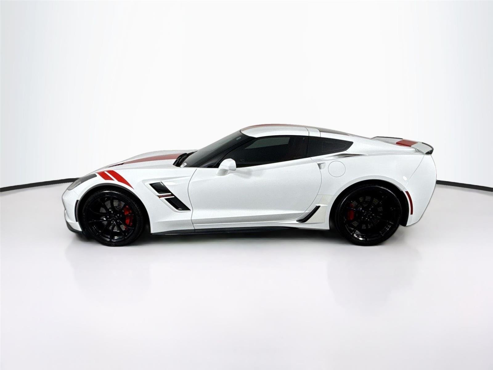 Used 2018 Arctic White Chevrolet Grand Sport 1LT image 13