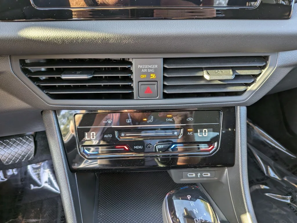 New 2026 White Volkswagen 1.5T S image 19