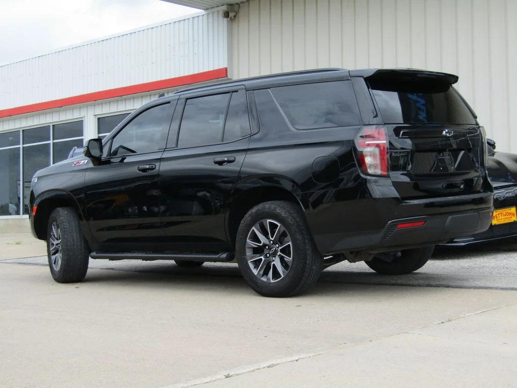 Used 2023 Black Chevrolet Z71 image 10