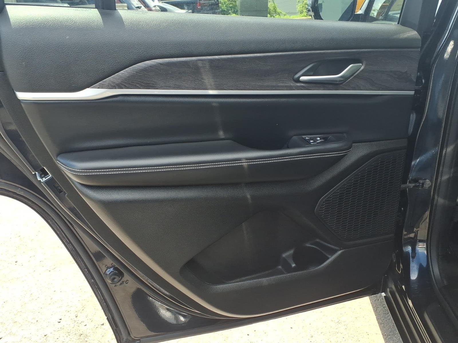 Used 2023 Blue Jeep Limited image 18