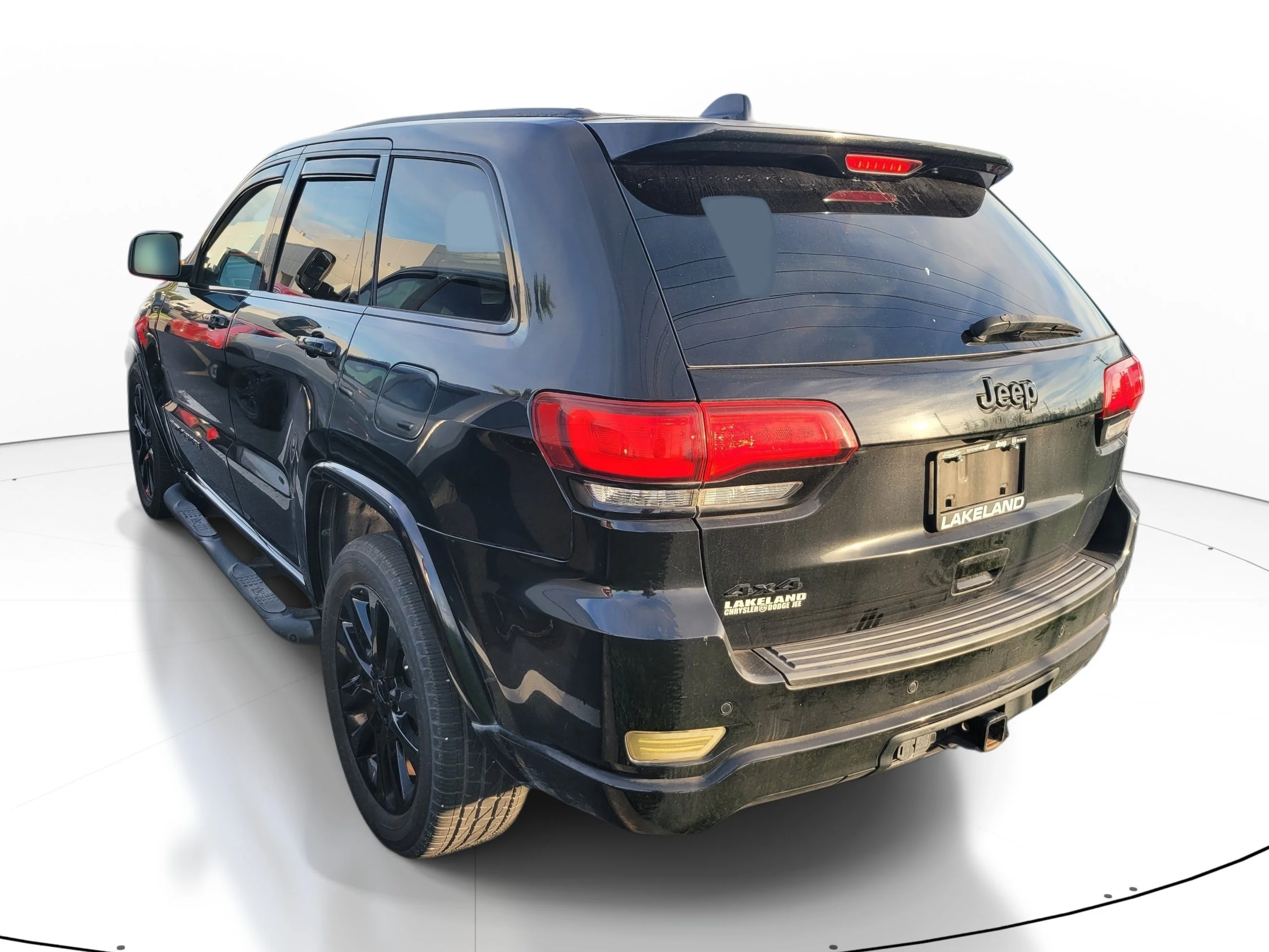 Used 2019 Diamond Black Crystal Pearlcoat Jeep Altitude image 6