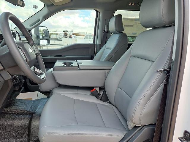 New 2026 Oxford White Ford F-350® XL image 46